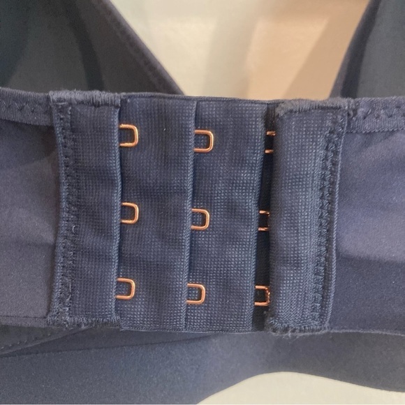 AERIE Sz 40D  Real Me Full Coverage Soft Shell Deep V Adjustable Straps Bra - Picture 9 of 10